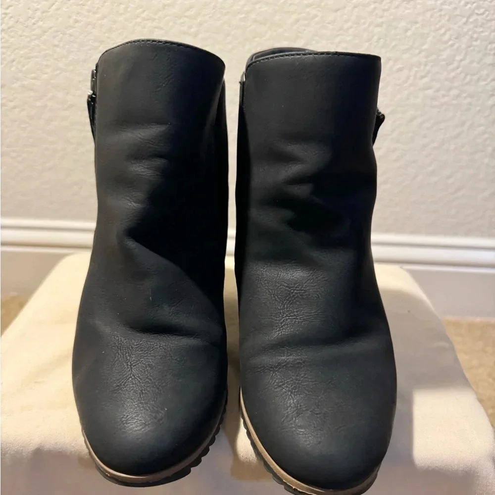 Soul by Naturalizer Women's Size 6W Shoes Black Wedge Bootie Side Zip